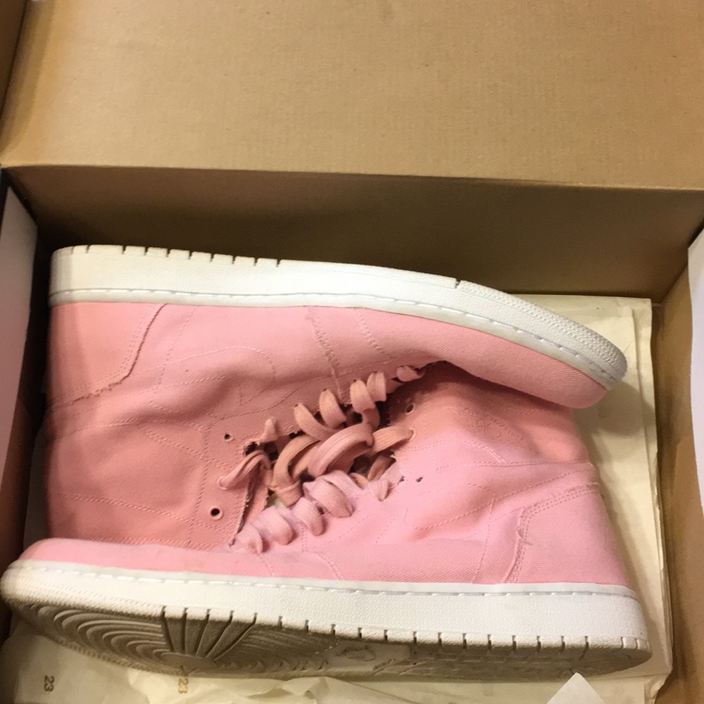 Pink Nike Air Jordens